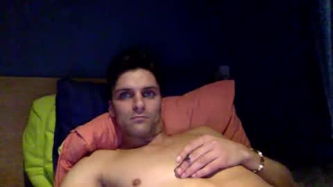 Snapshot of lendariokiss chatting on October 31, 2:40 pm Armando online show from October 31, 2:40 pm