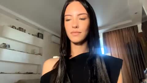 Lily online show from July 12, 3:25 pm