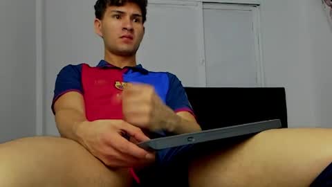 leo183877 online show from May 11, 4:40 am