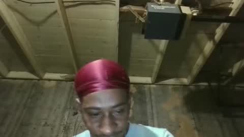 Snapshot of leo199984 chatting on December 21, 6:31 am leo199984 online show from December 21, 6:31 am