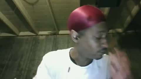 Snapshot of leo199984 chatting on February 19, 3:46 am leo199984 online show from February 19, 3:46 am