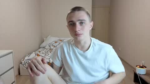Snapshot of leo__miller chatting on June 1, 1:40 am LEO online show from June 1, 1:40 am