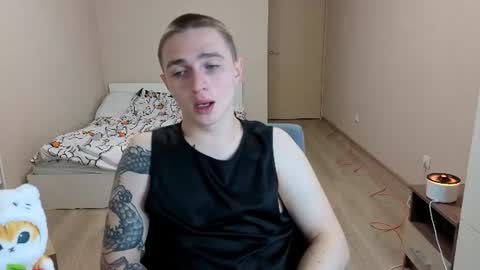 Snapshot of leo__miller chatting on June 13, 5:44 pm LEO online show from June 13, 5:44 pm