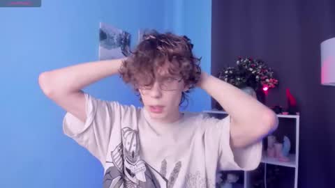 Snapshot of leo_bensyten chatting on October 21, 11:55 am Leo online show from October 21, 11:55 am