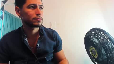 Snapshot of leo_carter1 chatting on March 2, 2:35 pm leo_carter1 online show from March 2, 2:35 pm