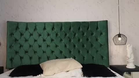 Snapshot of leo_delvey chatting on March 7, 3:19 am leo online show from March 7, 3:19 am