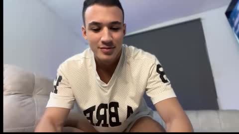 Snapshot of leo_delvey chatting on January 15, 9:40 pm leo online show from January 15, 9:40 pm