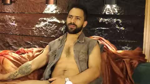 Leo  Diaz online show from October 13, 11:38 pm