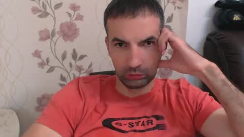 Snapshot of leo_gianni chatting on July 4, 10:32 am Leo Gianni online show from July 4, 10:32 am