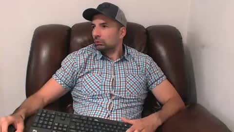 Snapshot of leo_gianni chatting on August 2, 7:12 pm Leo Gianni online show from August 2, 7:12 pm