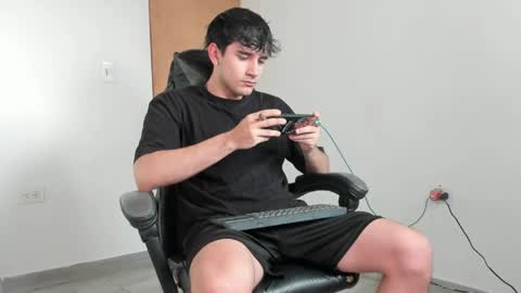 Leo Jones online show from March 29, 9:15 pm