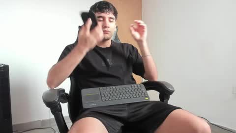 Leo Jones online show from April 8, 5:13 pm