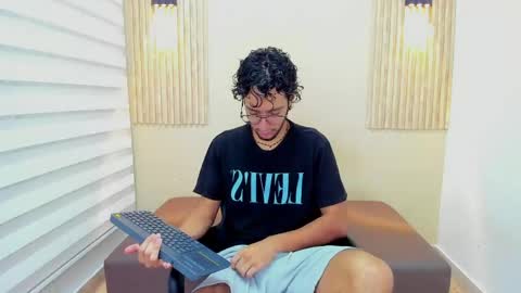Snapshot of leo_sanz6 chatting on May 21, 12:12 pm LEO online show from May 21, 12:12 pm