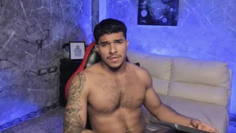 Leo independent model online show from November 28, 1:30 am