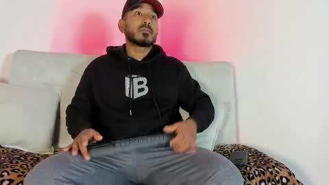 Snapshot of leocarter_ chatting on July 19, 10:08 am leo online show from July 19, 10:08 am
