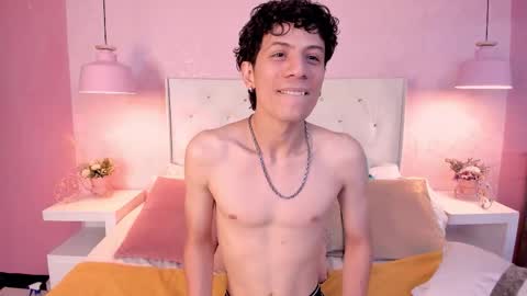 Snapshot of leofeniix chatting on March 2, 7:15 am Leo online show from March 2, 7:15 am