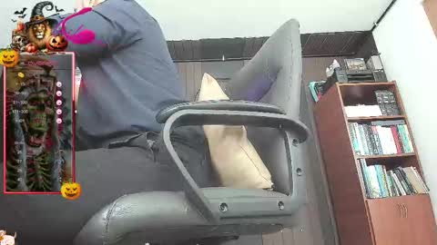 Snapshot of leon_1717 chatting on October 4, 6:06 pm Leon online show from October 4, 6:06 pm