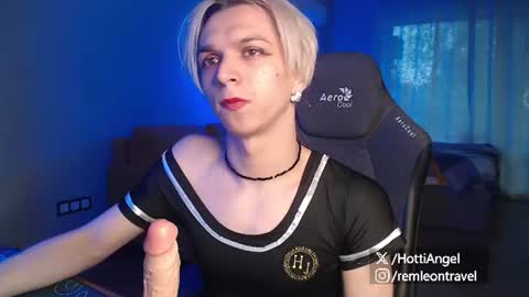 Snapshot of leon_yuugen chatting on June 24, 5:12 pm Leon online show from June 24, 5:12 pm