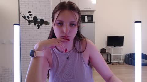 Leonaalove online show from April 15, 8:10 am