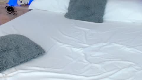 Snapshot of leonacutecam chatting on October 29, 9:27 pm LUCY online show from October 29, 9:27 pm