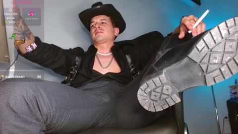 Snapshot of leonal_oconer chatting on January 23, 10:11 pm iam leonal online show from January 23, 10:11 pm