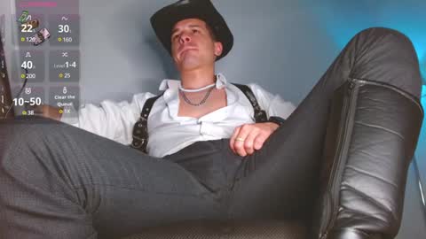 Snapshot of leonal_oconer chatting on February 4, 9:52 pm iam leonal online show from February 4, 9:52 pm