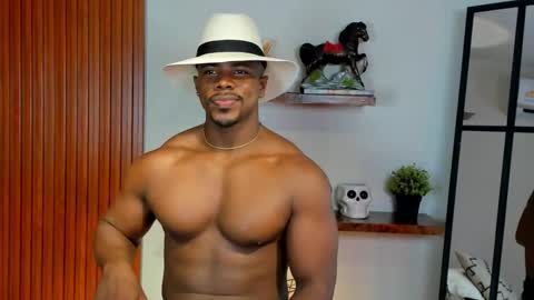 Snapshot of leonardo_jones1 chatting on September 17, 12:01 am Leandro jones online show from September 17, 12:01 am