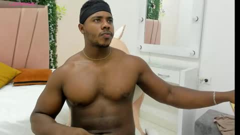 Leandro jones online show from November 14, 4:11 am