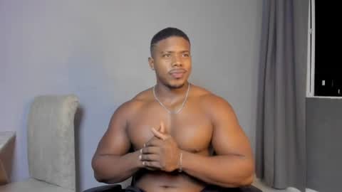 Snapshot of leonardo_jones1 chatting on July 21, 1:19 am Leandro jones online show from July 21, 1:19 am