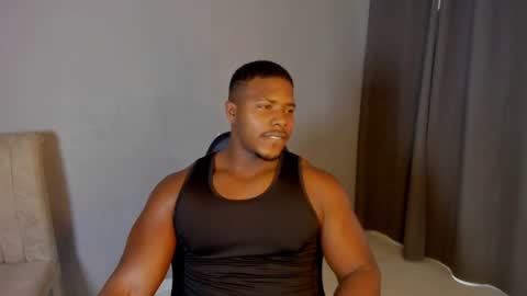 Snapshot of leonardo_jones1 chatting on July 23, 7:56 pm Leandro jones online show from July 23, 7:56 pm