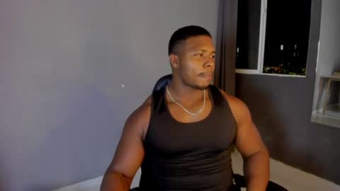 Snapshot of leonardo_jones1 chatting on August 4, 12:36 am Leandro jones online show from August 4, 12:36 am