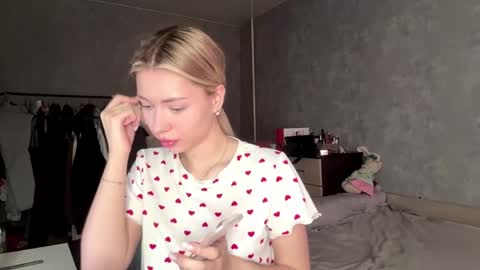 Eva online show from April 14, 6:30 am