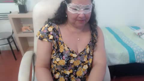 Snapshot of leonela_69 chatting on February 18, 4:37 pm leonela online show from February 18, 4:37 pm