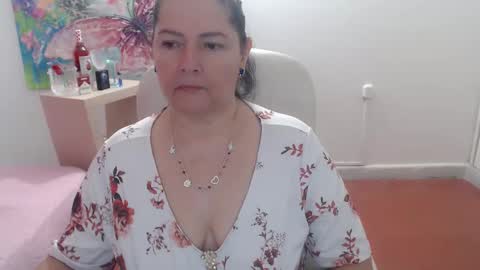 Snapshot of leonela_69 chatting on October 13, 2:22 am leonela online show from October 13, 2:22 am