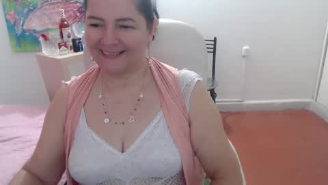 Snapshot of leonela_69 chatting on October 14, 2:45 am leonela online show from October 14, 2:45 am