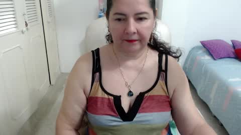 leonela   online show from April 6, 12:19 am