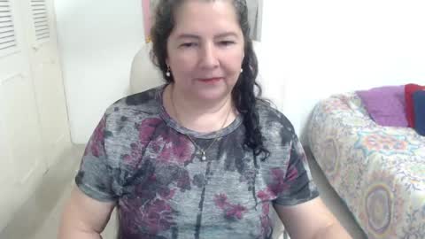 leonela   online show from May 12, 2:41 am