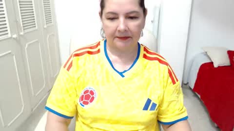 leonela   online show from June 18, 9:09 am