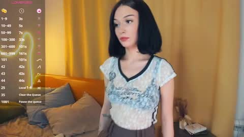 Snapshot of leonewiechec chatting on June 2, 8:00 pm Alice online show from June 2, 8:00 pm