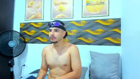 Leon online show from March 28, 6:51 pm