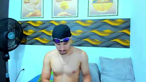 Leon online show from April 21, 7:50 pm