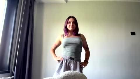 Snapshot of leonidadesantiago chatting on July 7, 6:47 am Reily online show from July 7, 6:47 am