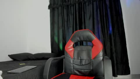 leonidas1.1 online show from March 26, 11:54 pm