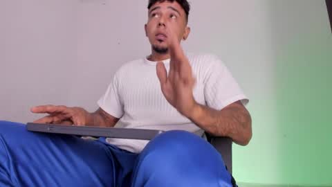 leonidas1.1 online show from April 14, 9:32 pm