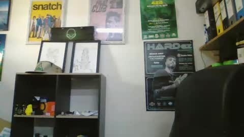 leonidascum online show from April 29, 5:52 pm
