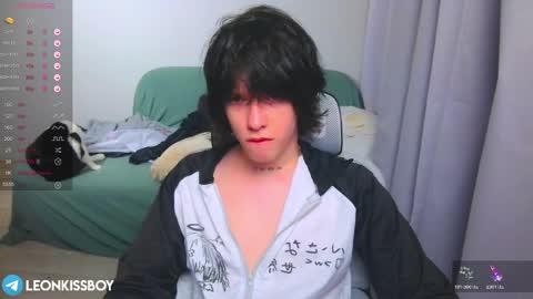 leonkissboy online show from March 30, 5:36 pm