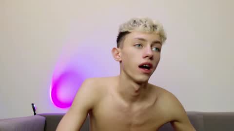 leonlure online show from December 2, 6:36 pm