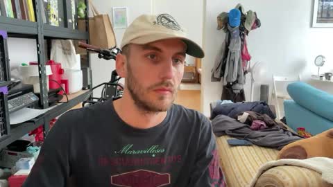 Snapshot of leonvampire chatting on October 7, 10:34 am Leon online show from October 7, 10:34 am