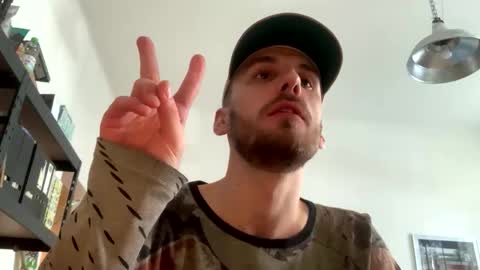 Leon online show from March 5, 1:40 pm