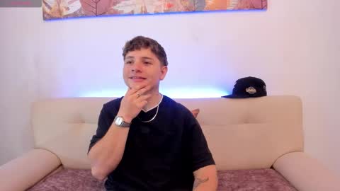 Snapshot of leoo_miller chatting on October 14, 9:15 pm Leo online show from October 14, 9:15 pm